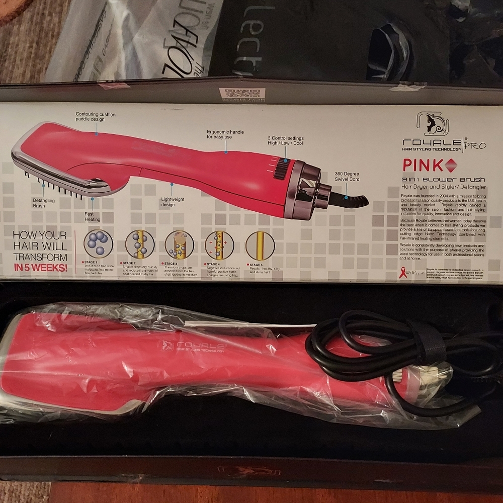 Brush/blowdryer
